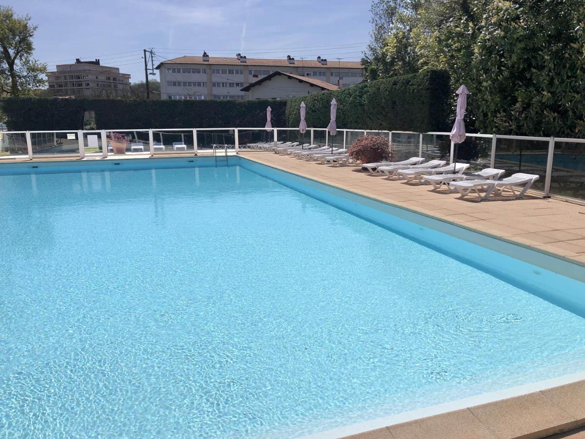Studio Au Calme Avec Piscine, Face Golf, Parking Gratuit, Tout A Pied A 10Mn Centre Ville Ciboure Zewnętrze zdjęcie